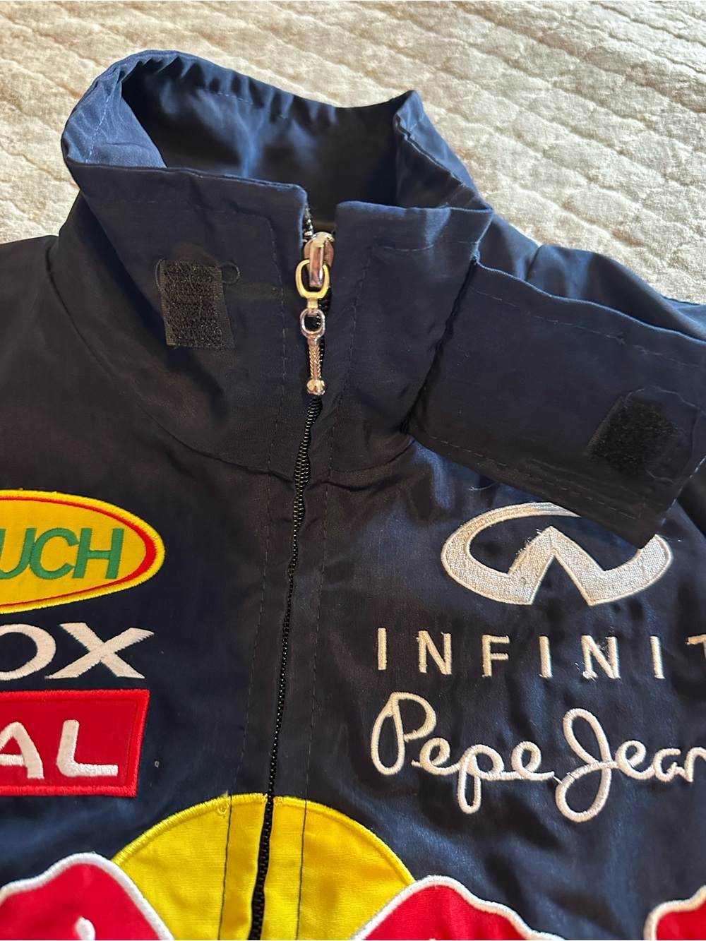Vintage Red Bull F1 Infiniti Racing Jacket - Picture 6 of 10